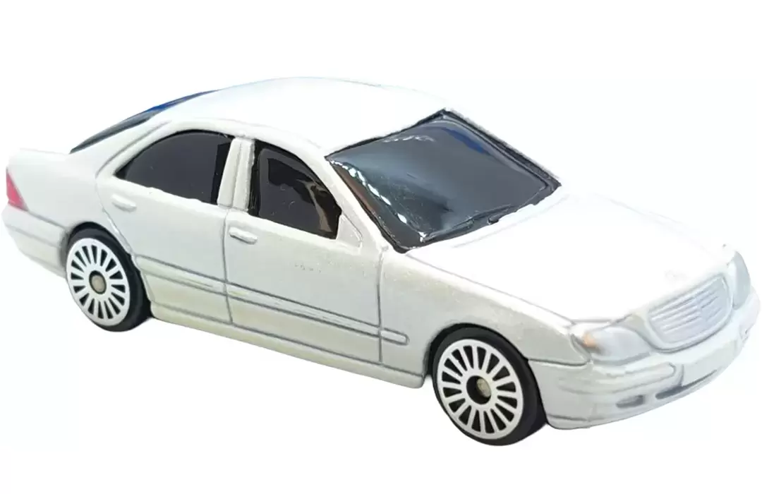 Foto da miniatura Maisto Mercedes-Benz S-Class na cor Branco