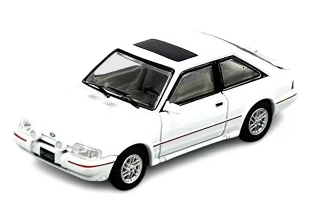 Foto da miniatura BR Classics Ford Escort XR3 (1992) na cor Branco