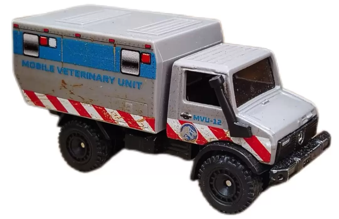 Foto da miniatura Hot Wheels Mercedes-Benz Unimog U 1300 L na cor Cinza