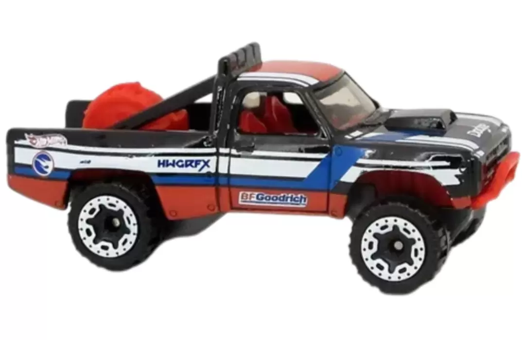 Foto da miniatura Hot Wheels 87 Dodge D100 (TH) na cor Preto