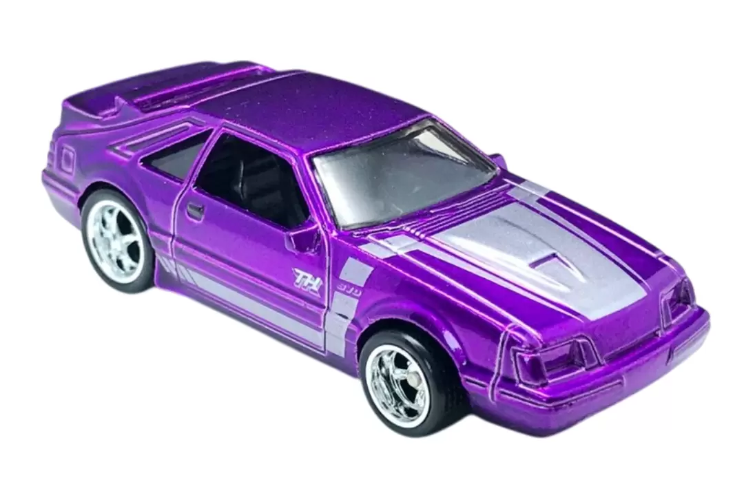 Foto da miniatura Hot Wheels 84 Mustang SVO (STH) na cor Roxo