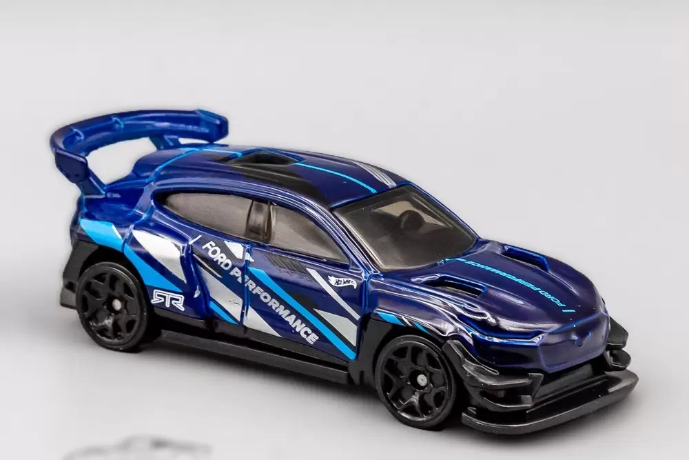 Foto da miniatura Hot Wheels Ford Mustang Mach-E 1400 na cor Azul