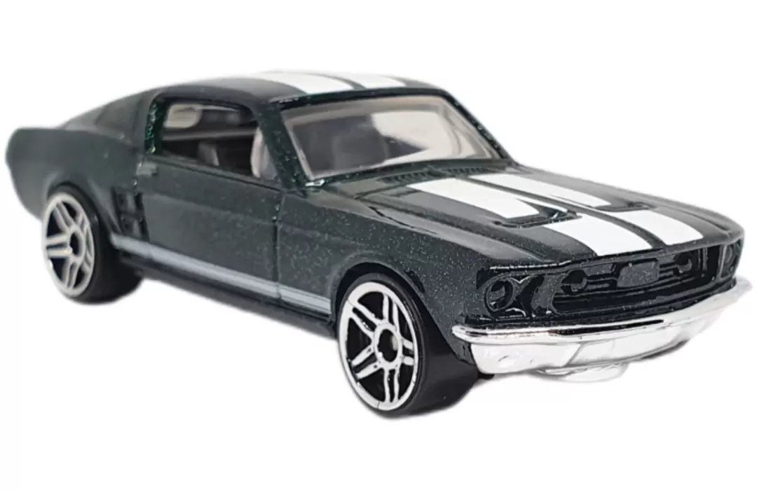 Foto da miniatura Hot Wheels 67 Custom Mustang na cor Verde