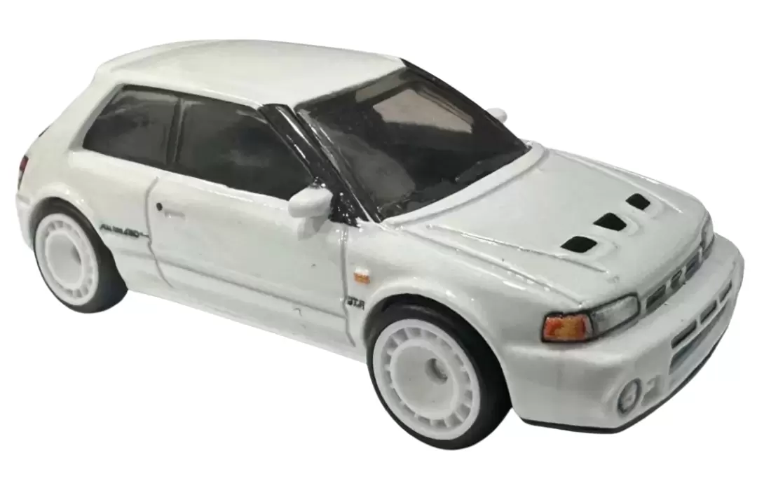 Foto da miniatura Hot Wheels Mazda 323 GTR na cor Branco