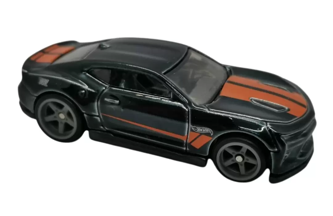 Foto da miniatura Hot Wheels 18 Camaro SS (STH) na cor Preto