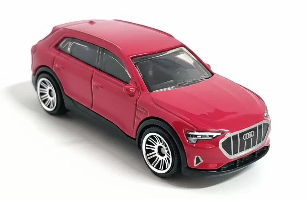 Foto da miniatura Matchbox Audi e-tron na cor Vermelho