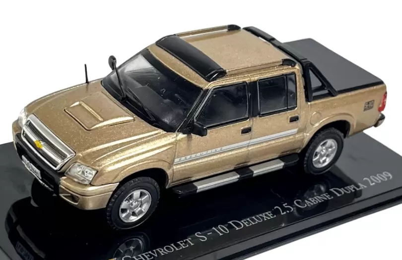 Foto da miniatura IXO S-10 Deluxe 2.5 Cabine Dupla 2009 na cor Dourado