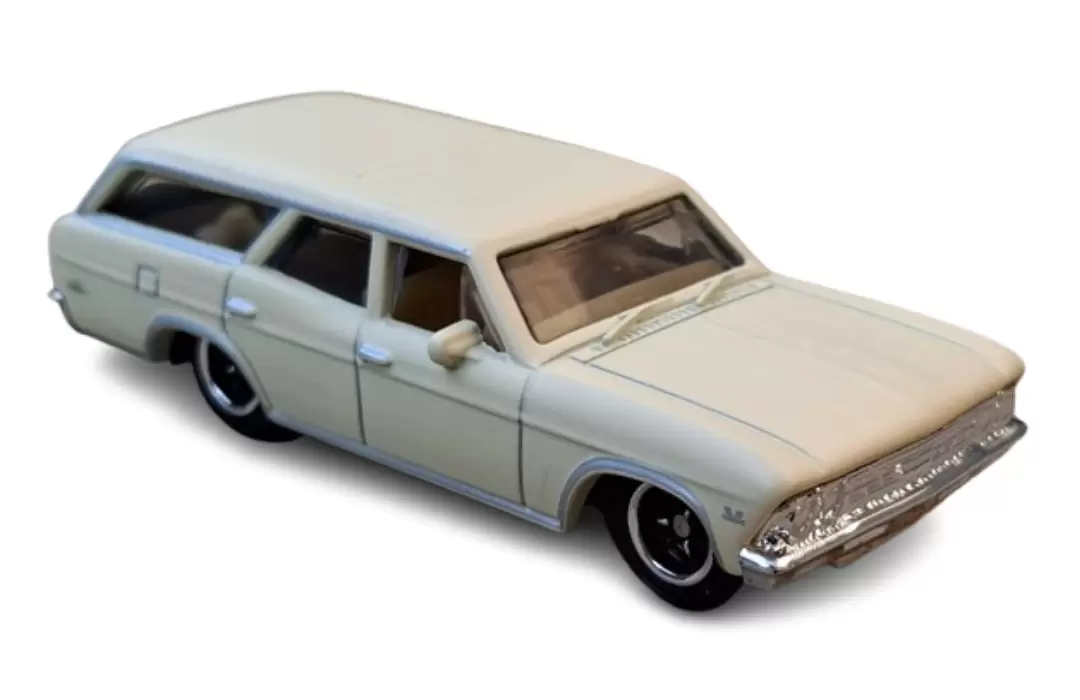 Foto da miniatura Matchbox 1966 Chevelle Wagon na cor Bege