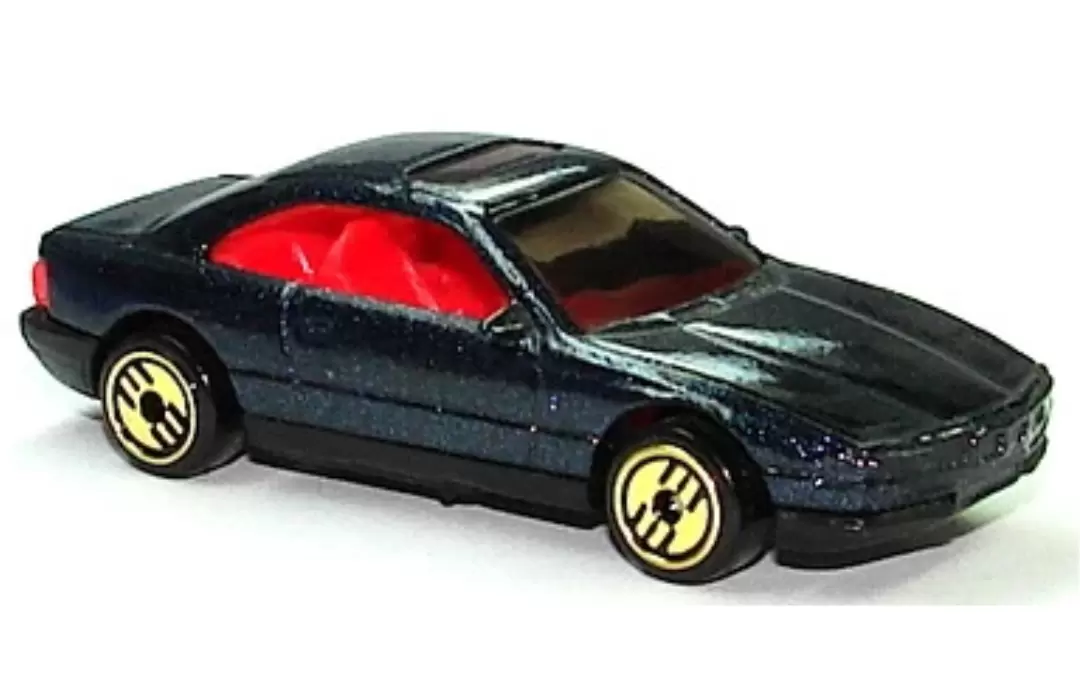 Foto da miniatura Hot Wheels BMW 850i na cor Azul