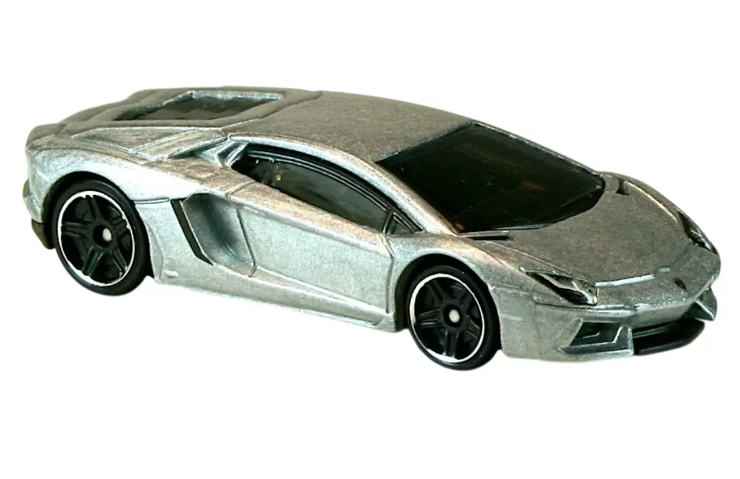 Foto da miniatura Hot Wheels Lamborghini Aventator LP 700-4 na cor Prata