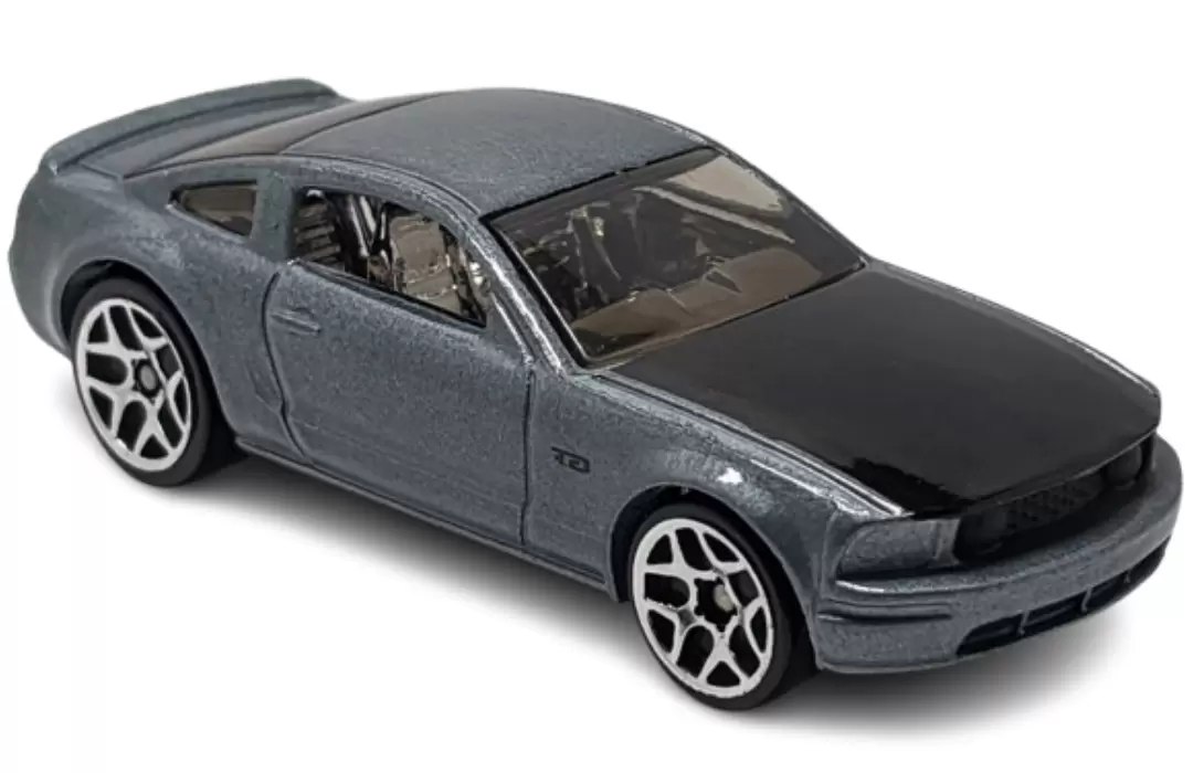 Foto da miniatura Hot Wheels 2005 Ford Mustang GT na cor Cinza