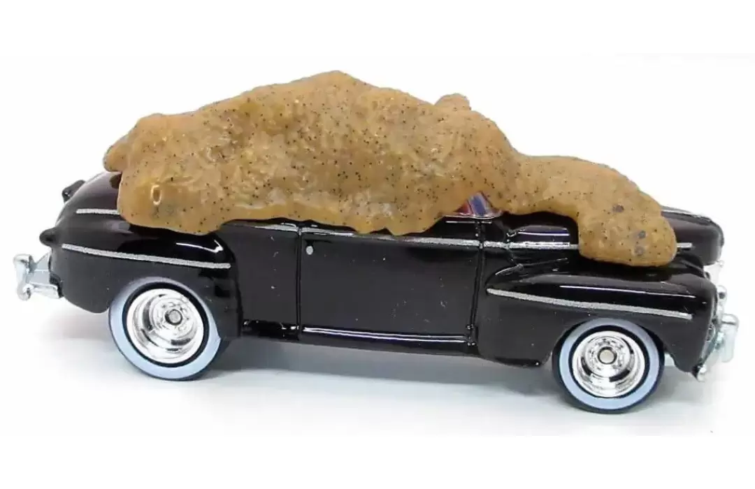 Foto da miniatura Hot Wheels Ford Super De Luxe na cor Preto
