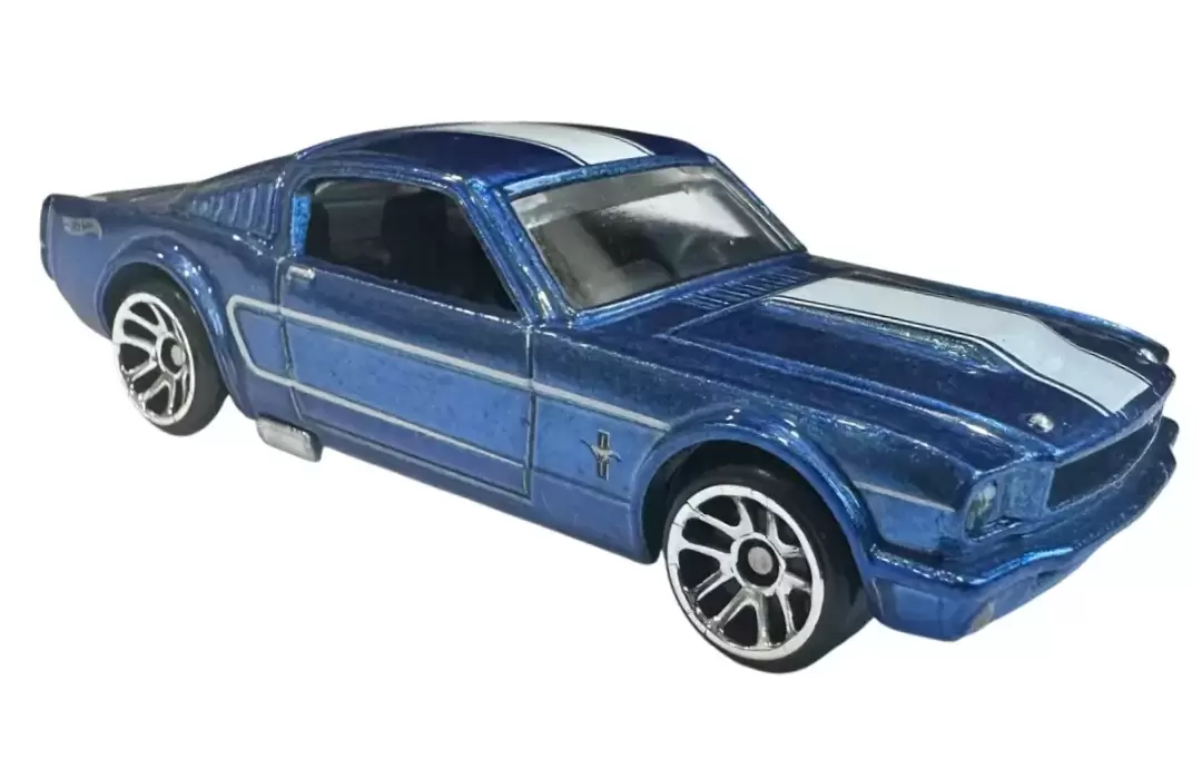 Foto da miniatura Hot Wheels 65 Mustang 2+2 Fastback (CHASE) na cor Azul