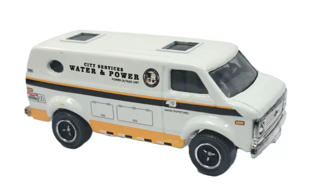 Foto da miniatura Matchbox 75 Chevy Van na cor Branco