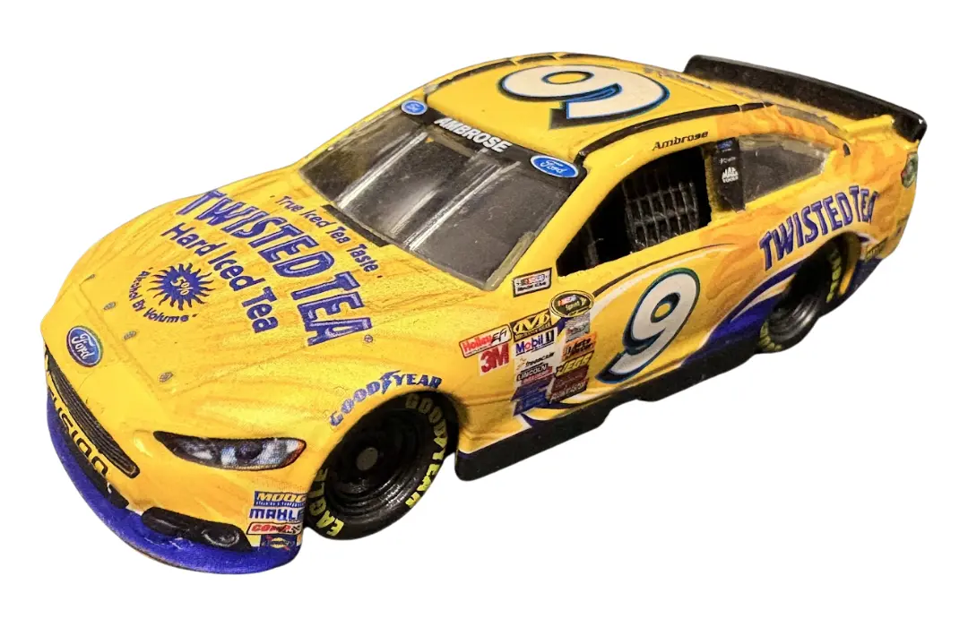 Ford Fusion #9 Marcos Ambrose (NASCAR 2014 - Twisted Tea)