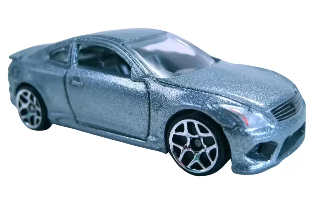 Foto da miniatura Hot Wheels Infiniti G37 na cor Prata