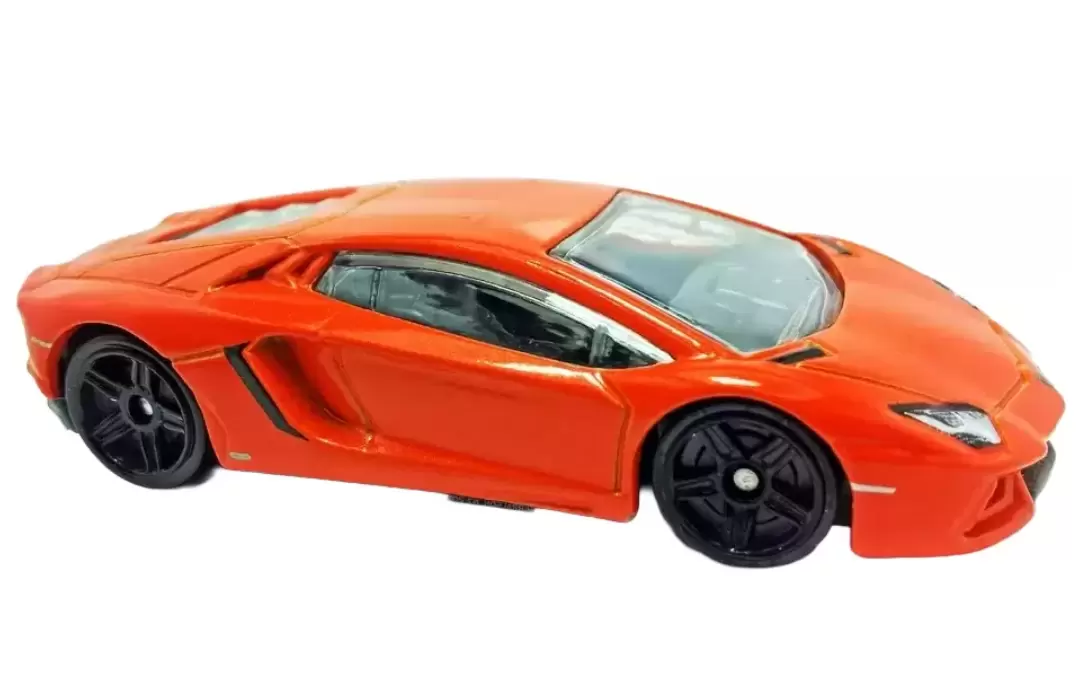Foto da miniatura Hot Wheels Lamborghini Aventador LP 700-4 na cor Laranja