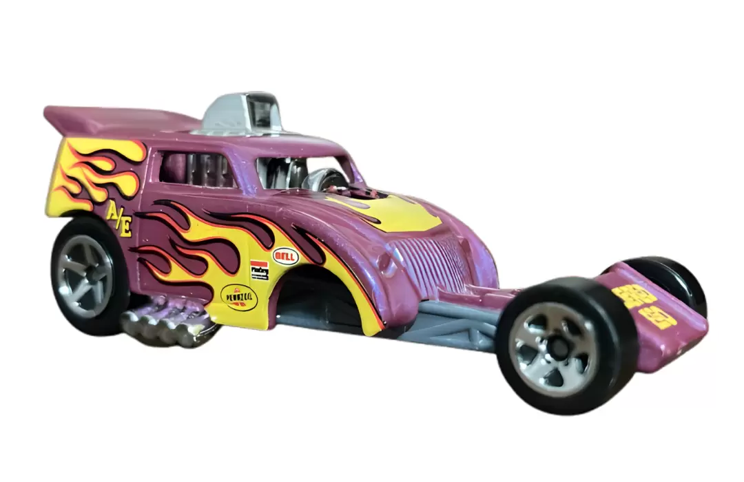 Foto da miniatura Hot Wheels Altered Ego na cor Roxo