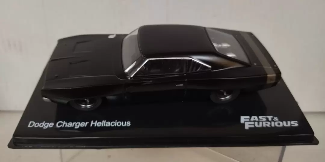 Foto da miniatura IXO Dodge Charger Hellacious na cor Preto