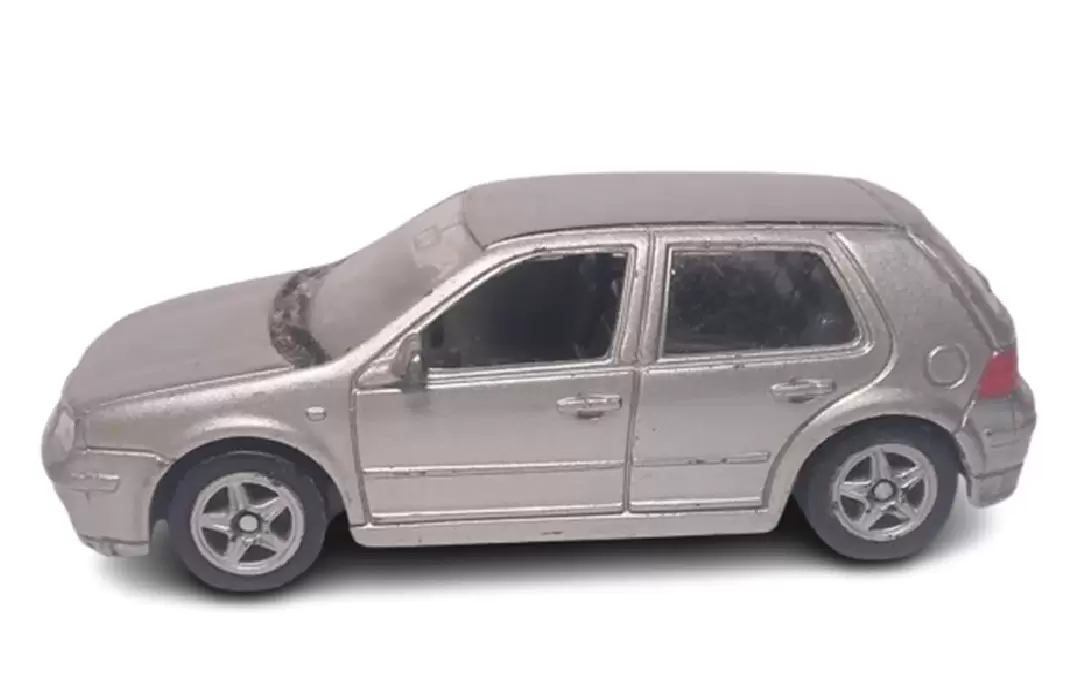 Foto da miniatura Welly Volkswagen Golf GTI MK2 na cor Prata